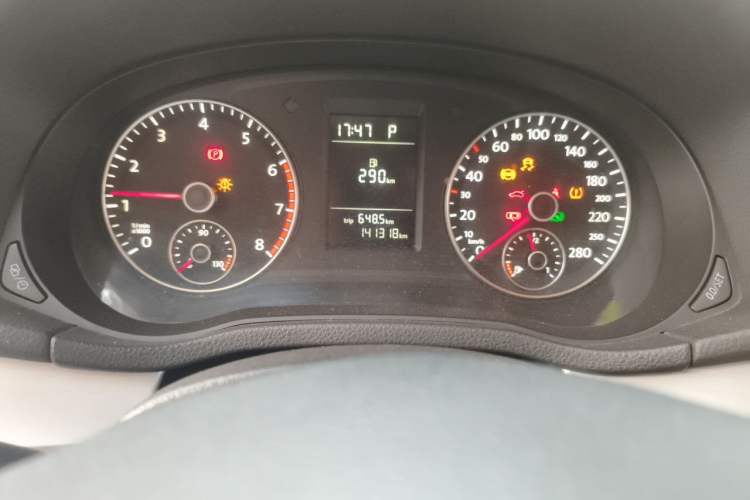 Used Volkswagen Passat 2013 1.8TSI DSG Prestige Edition Odometer Close Up