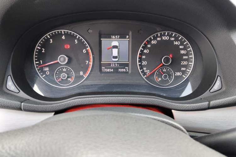 Used Volkswagen Passat 2013 2.0 TSI DSG Prestige Edition Odometer Close Up
