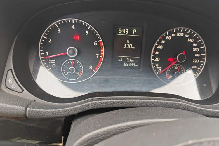 Used Volkswagen Passat 2013 1.8TSI DSG Prestige Edition Odometer Close Up