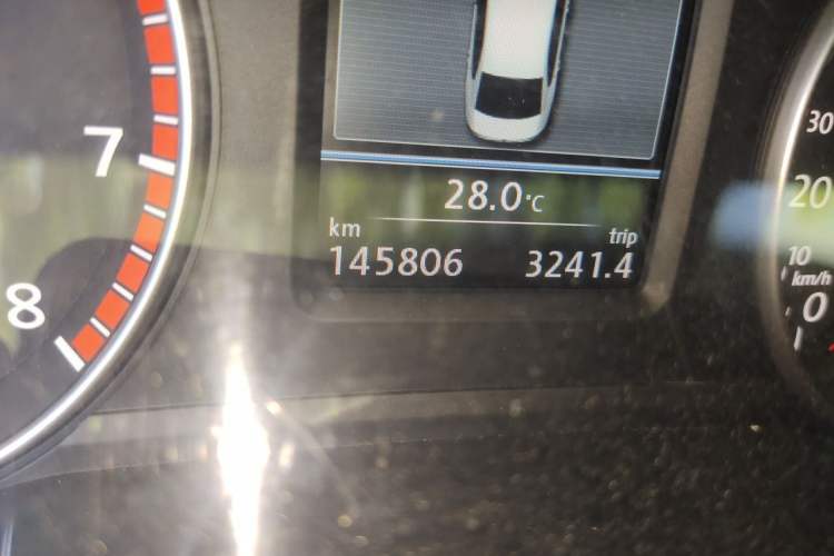 Used Volkswagen Passat 2013 1.8TSI DSG Prestige Edition Odometer Close Up