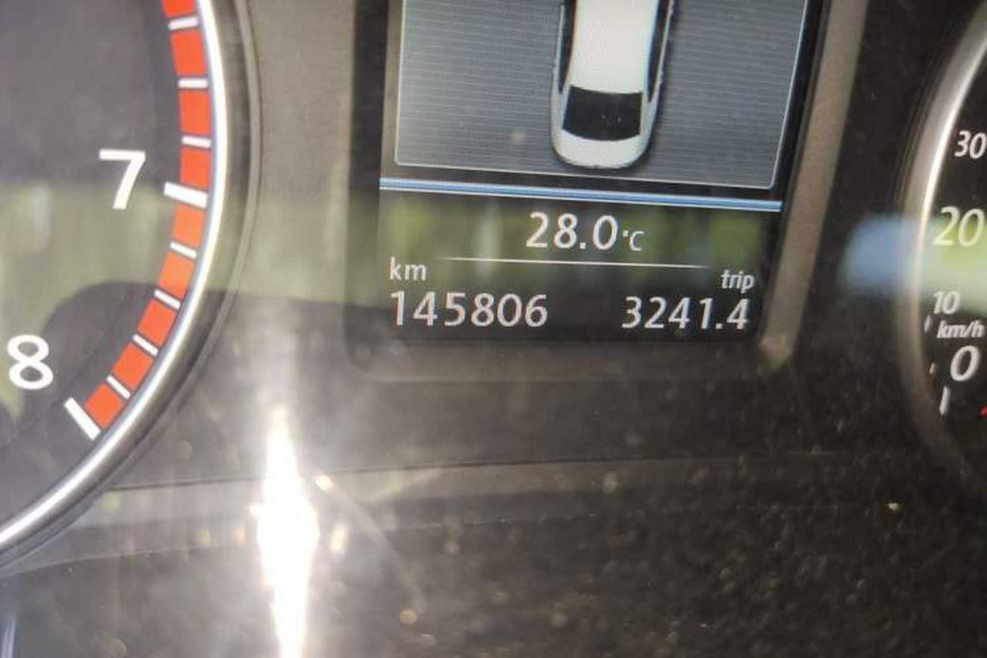 Used Volkswagen Passat 2013 1.8TSI DSG Prestige Edition Odometer Close Up