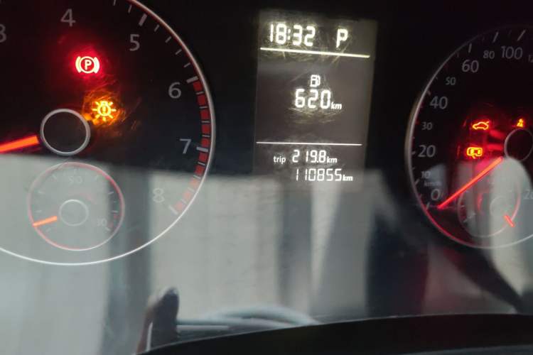 Used Volkswagen Passat 2013 1.8TSI DSG Government Procurement Edition Odometer Close Up