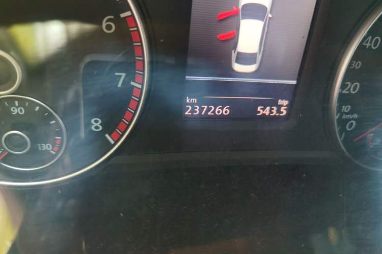 Used Volkswagen Passat 2013 1.8TSI DSG Prestige Edition Odometer Close Up