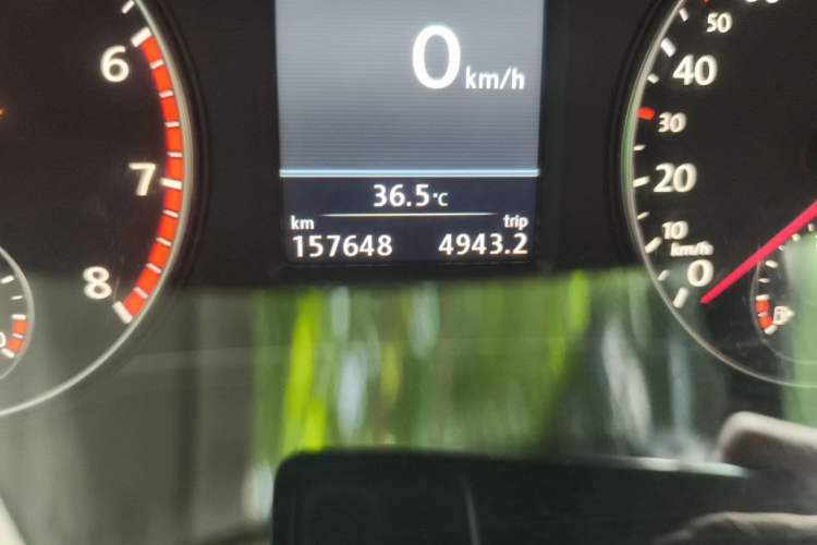 Used Volkswagen Passat 2013 1.8TSI DSG Prestige Edition Odometer Close Up
