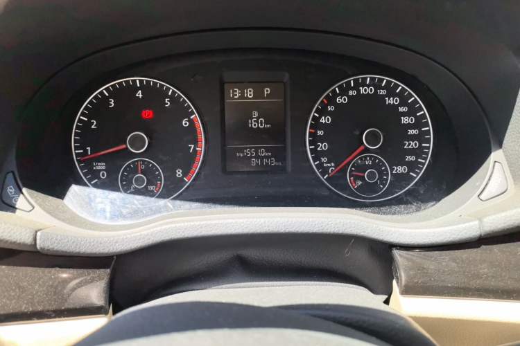 Used Volkswagen Passat 2013 1.8TSI DSG Prestige Edition Odometer Close Up