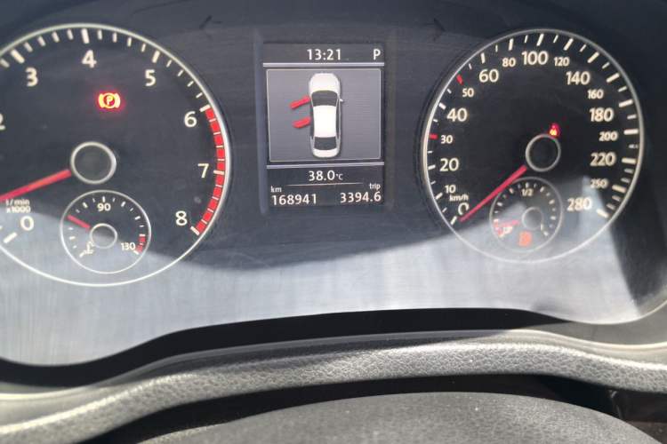 Used Volkswagen Passat 2013 3.0L V6 DSG Flagship Edition Odometer Close Up