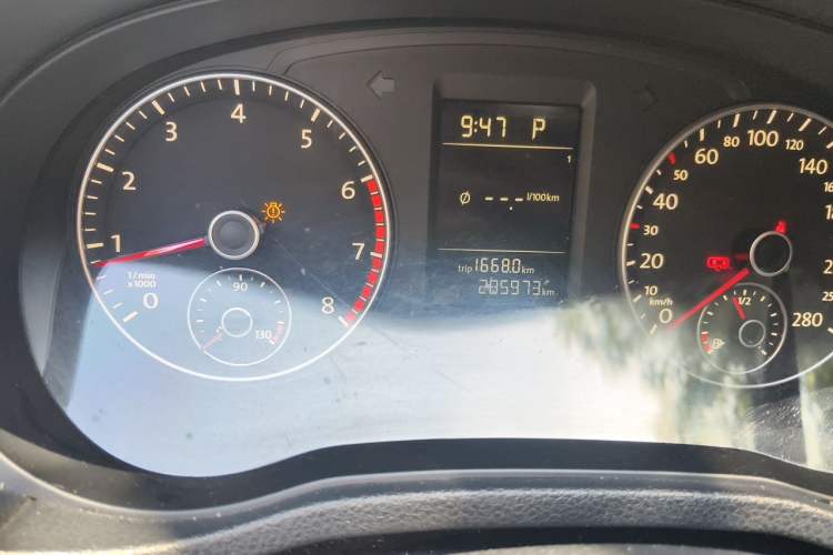 Used Volkswagen Passat 2013 1.8TSI DSG Government Procurement Edition Odometer Close Up
