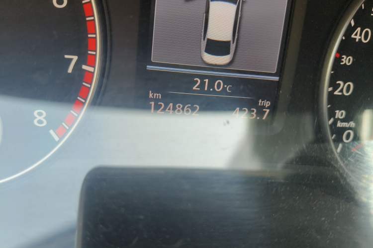 Used Volkswagen Passat 2013 1.8TSI DSG Prestige Edition Odometer Close Up