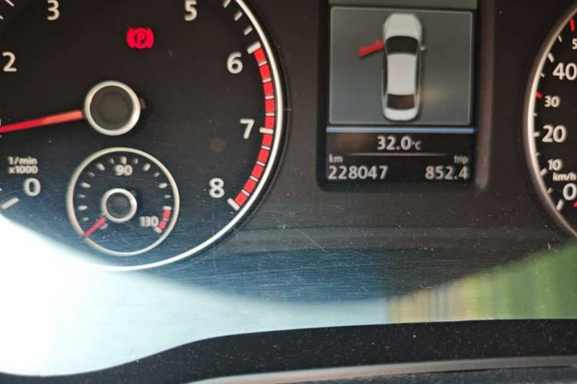 Used Volkswagen Passat 2013 2.0 TSI DSG Ultimate Edition Odometer Close Up