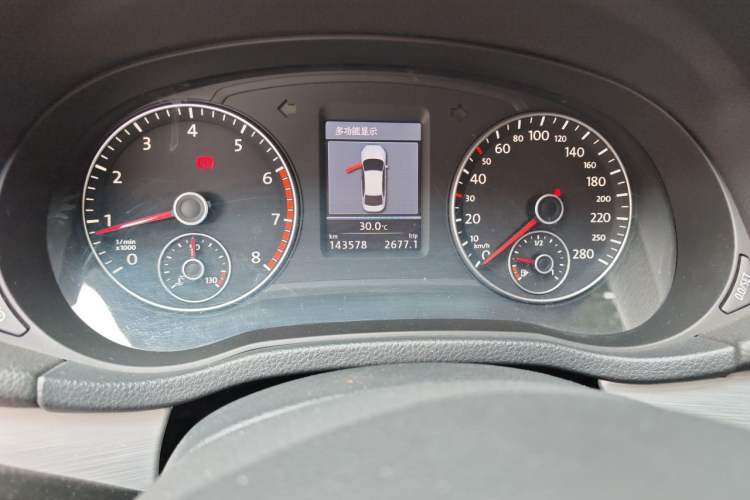 Used Volkswagen Passat 2013 2.0 TSI DSG Prestige Edition Odometer Close Up