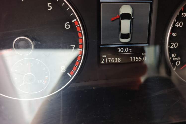 Used Volkswagen Passat 2013 1.8TSI DSG Ultimate Edition Odometer Close Up