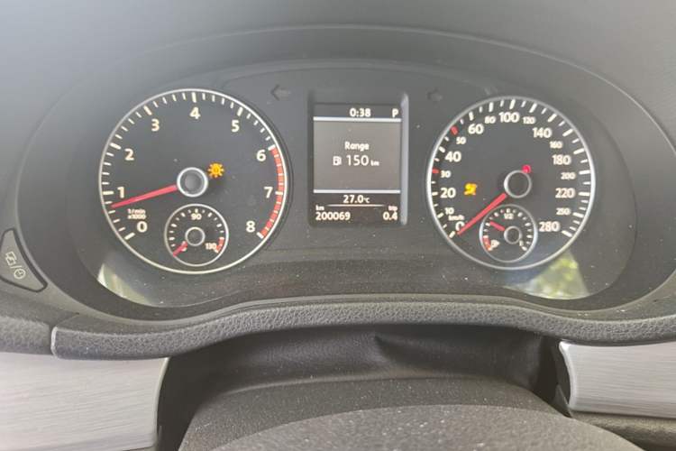 Used Volkswagen Passat 2013 1.8TSI DSG Prestige Edition Odometer Close Up