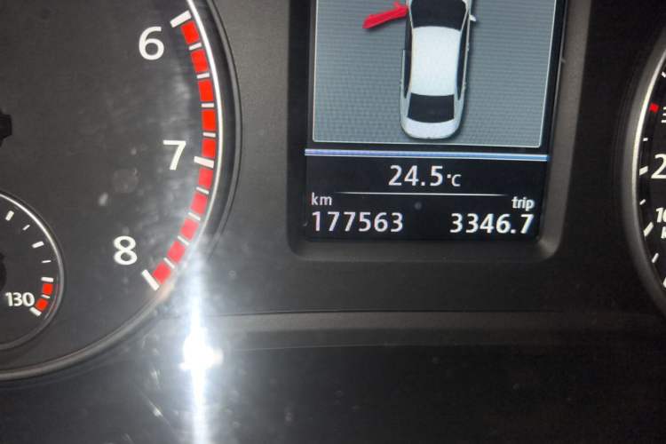 Used Volkswagen Passat 2013 1.8TSI DSG Prestige Edition Odometer Close Up