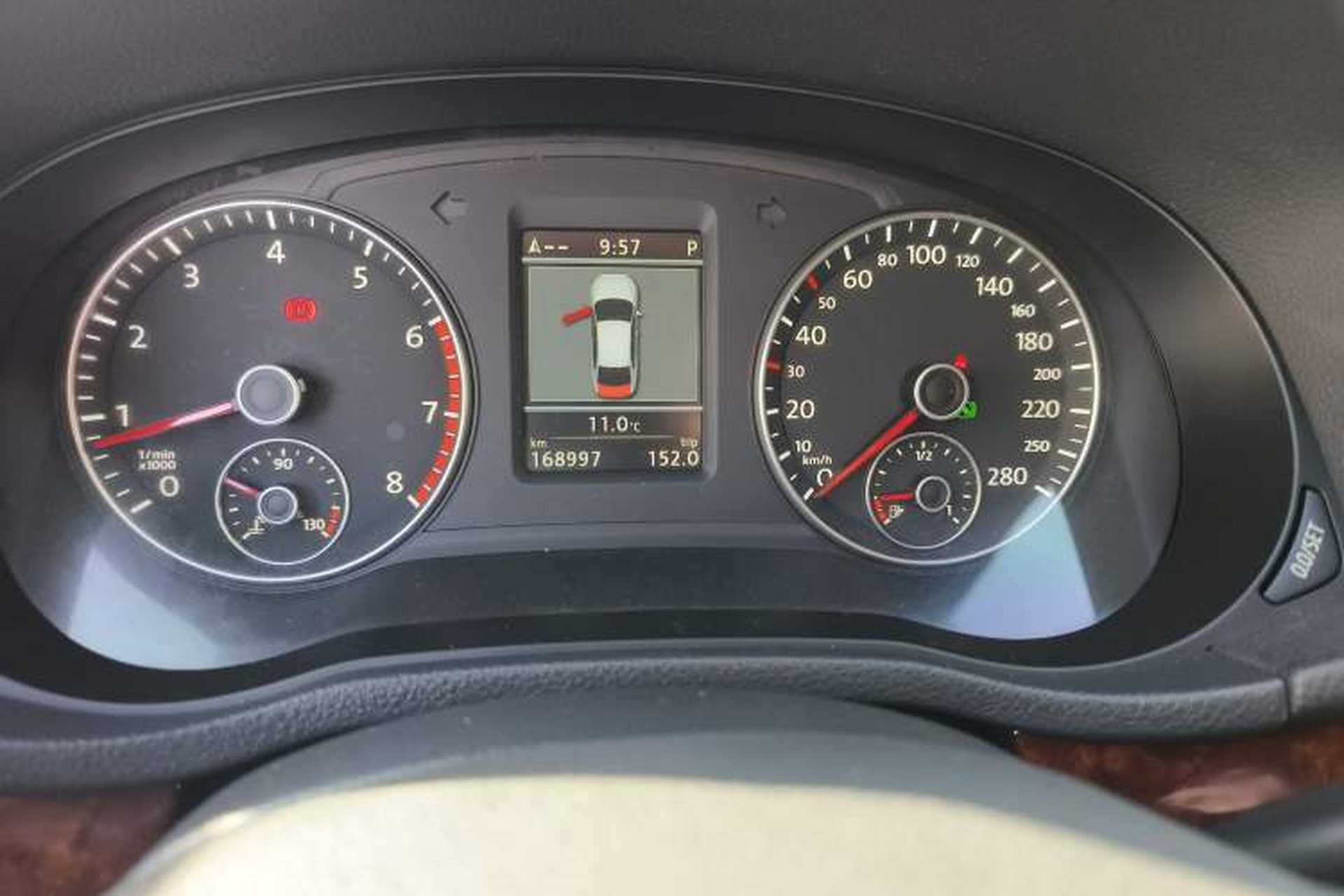 Used Volkswagen Passat 2013 2.0 TSI DSG Ultimate Edition Odometer Close Up