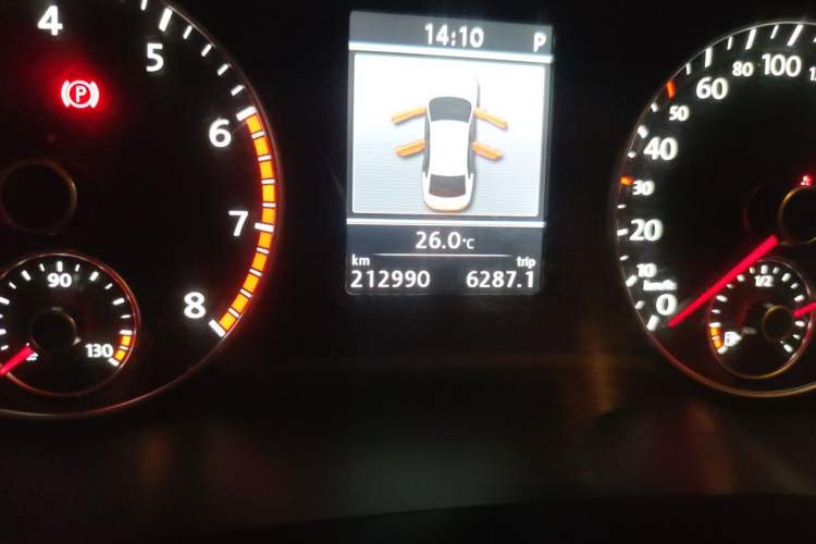 Used Volkswagen Passat 2013 1.8TSI DSG Prestige Edition Odometer Close Up