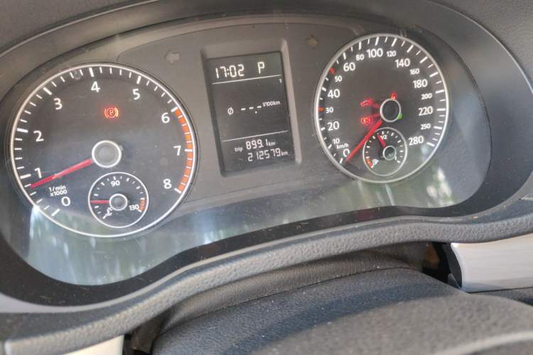 Used Volkswagen Passat 2013 1.8TSI DSG Prestige Edition Odometer Close Up