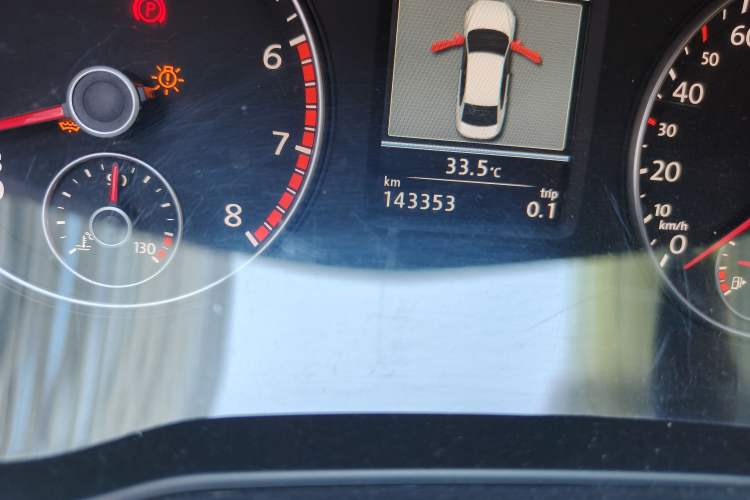 Used Volkswagen Passat 2013 2.0 TSI DSG Prestige Edition Odometer Close Up