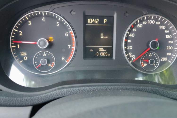 Used Volkswagen Passat 2013 1.8TSI DSG Prestige Edition Odometer Close Up