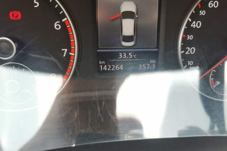 Used Volkswagen Passat 2013 1.8TSI DSG Prestige Edition Odometer Close Up