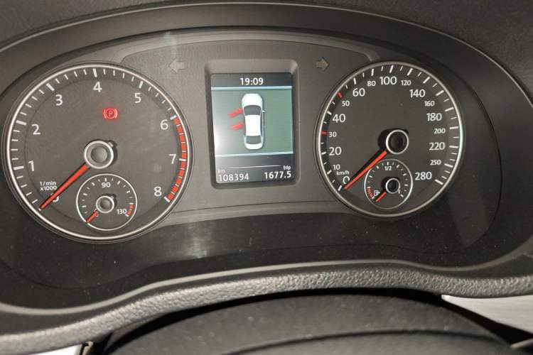 Used Volkswagen Passat 2013 1.8TSI DSG Prestige Edition Odometer Close Up
