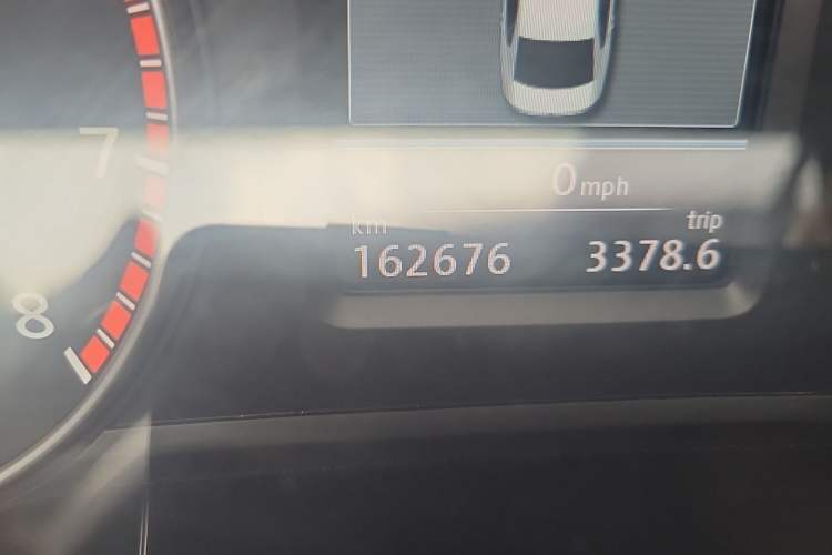 Used Volkswagen Passat 2013 1.8TSI DSG Prestige Edition Odometer Close Up