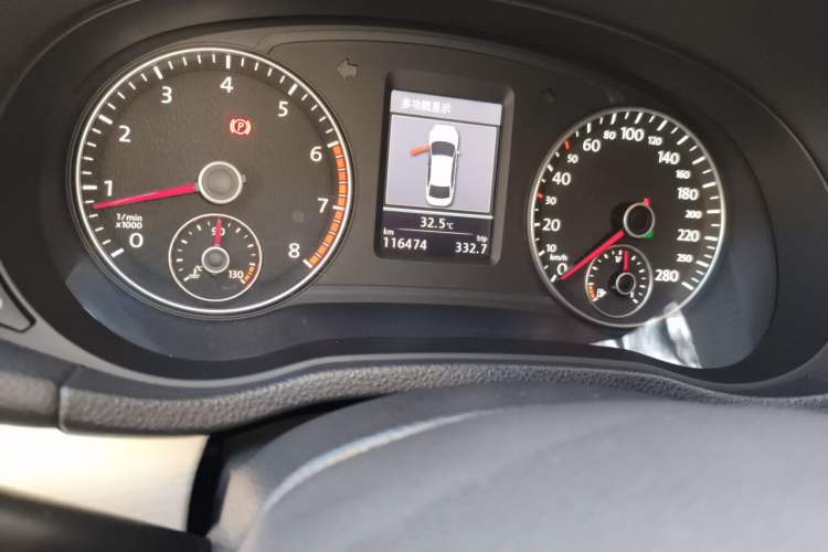 Used Volkswagen Passat 2013 2.0 TSI DSG Prestige Edition Odometer Close Up