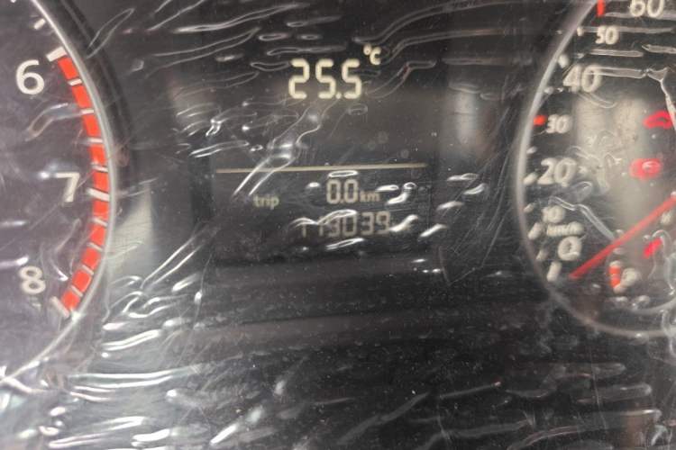 Used Volkswagen Passat 2013 1.8TSI DSG Prestige Edition Odometer Close Up