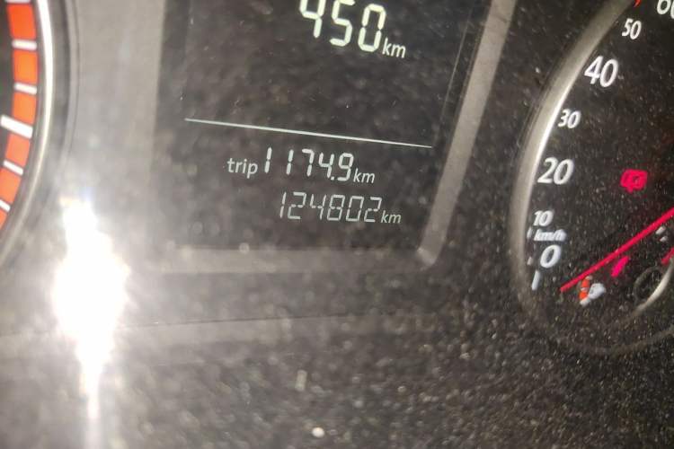 Used Volkswagen Passat 2013 1.8TSI DSG Prestige Edition Odometer Close Up