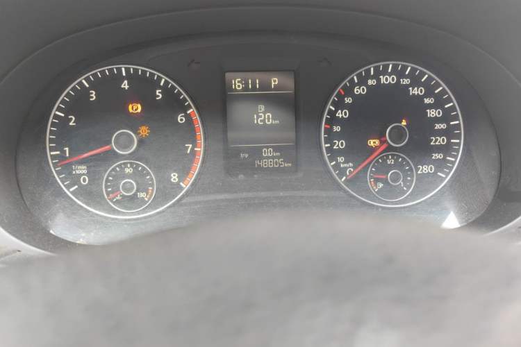 Used Volkswagen Passat 2013 1.8TSI DSG Prestige Edition Odometer Close Up