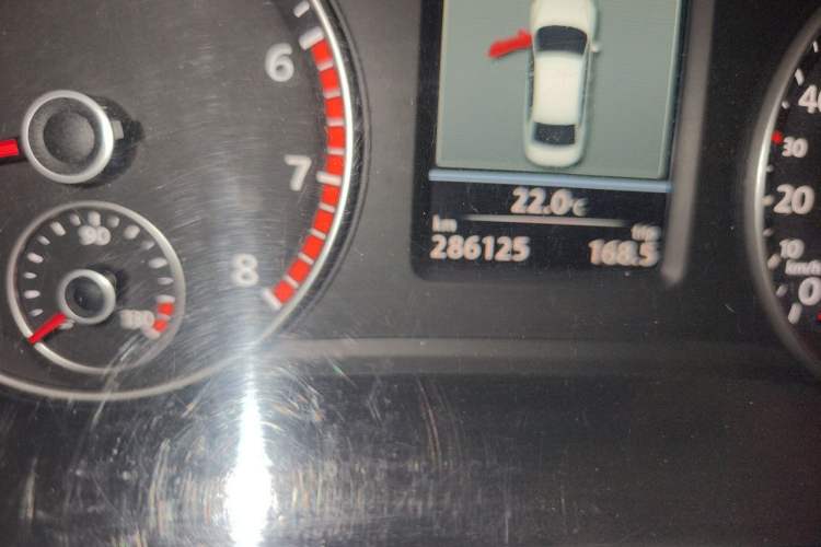 Used Volkswagen Passat 2013 3.0L V6 DSG Flagship Edition Odometer Close Up