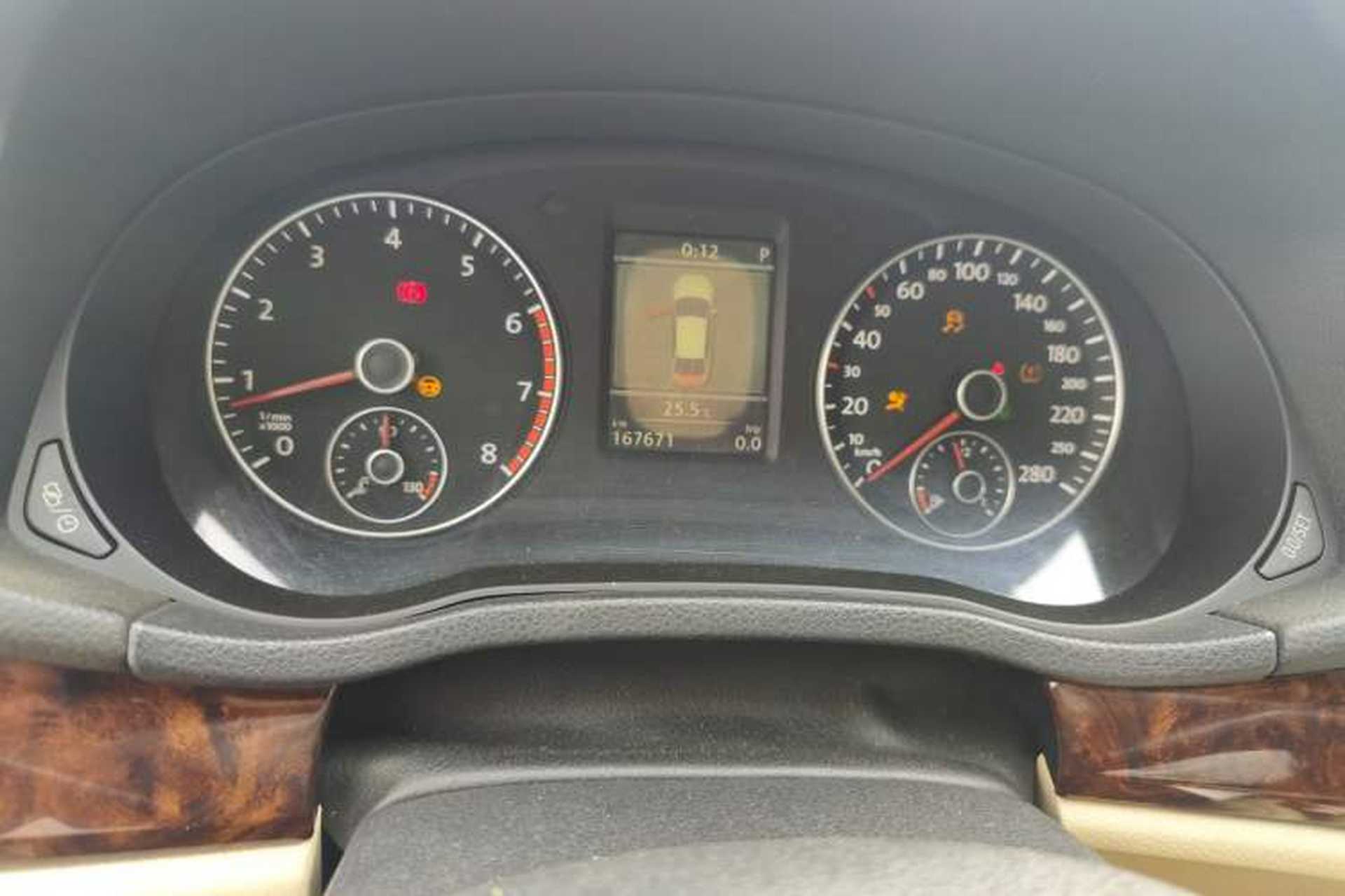 Used Volkswagen Passat 2013 2.0 TSI DSG Prestige Edition Odometer Close Up