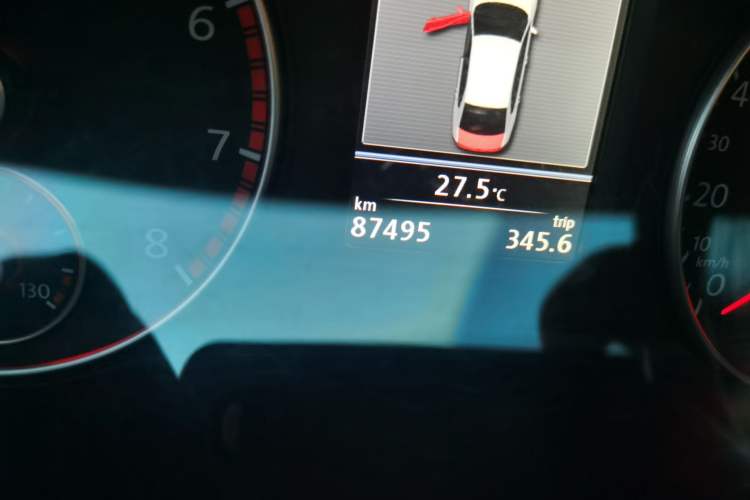 Used Volkswagen Passat 2013 1.8TSI DSG Ultimate Edition Odometer Close Up
