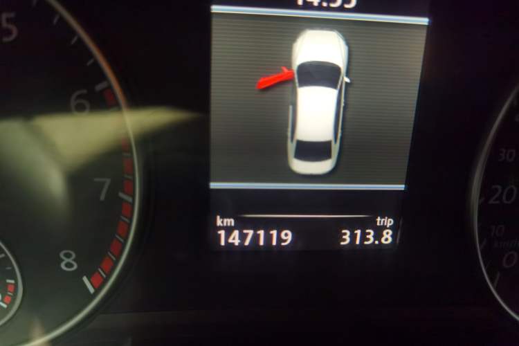 Used Volkswagen Passat 2013 1.8TSI DSG Prestige Edition Odometer Close Up