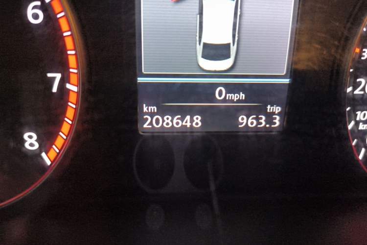Used Volkswagen Passat 2013 1.8TSI DSG Prestige Edition Odometer Close Up