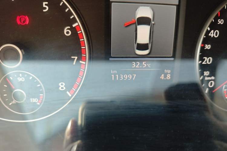 Used Volkswagen Passat 2013 1.8TSI DSG Prestige Edition Odometer Close Up