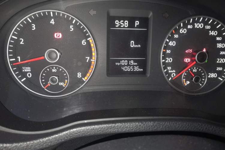 Used Volkswagen Passat 2013 1.8TSI DSG Prestige Edition Odometer Close Up