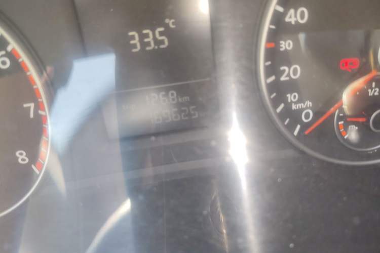 Used Volkswagen Passat 2013 1.8TSI DSG Prestige Edition Odometer Close Up