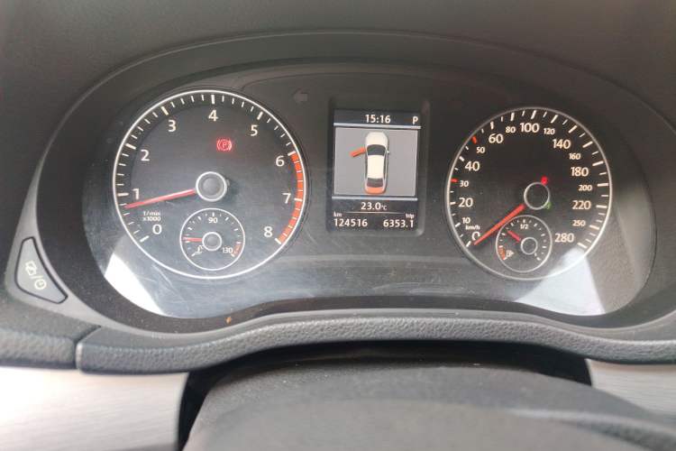 Used Volkswagen Passat 2013 2.0 TSI DSG Prestige Edition Odometer Close Up