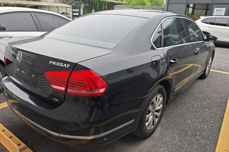 Used Volkswagen Passat 2013 1.8TSI DSG Prestige Edition Rear Right 45 Deg
