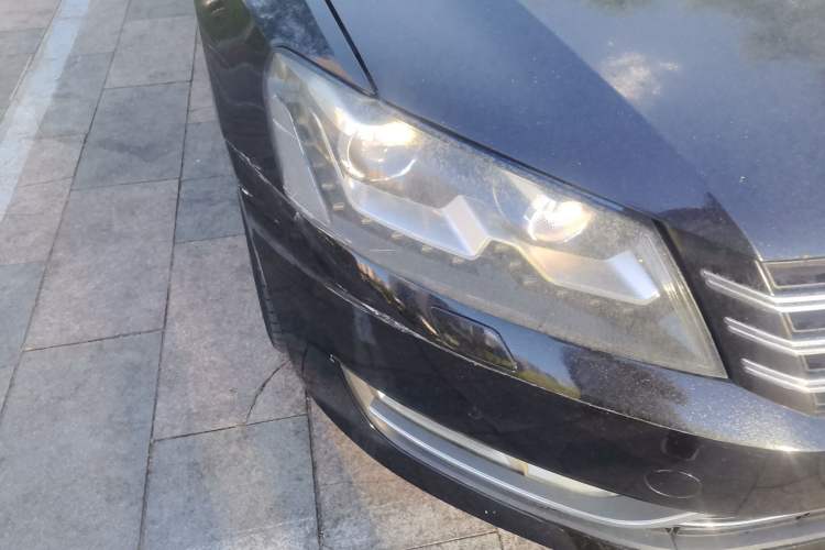 Used Volkswagen Passat 2013 1.8TSI DSG Ultimate Edition Right Front Headlight