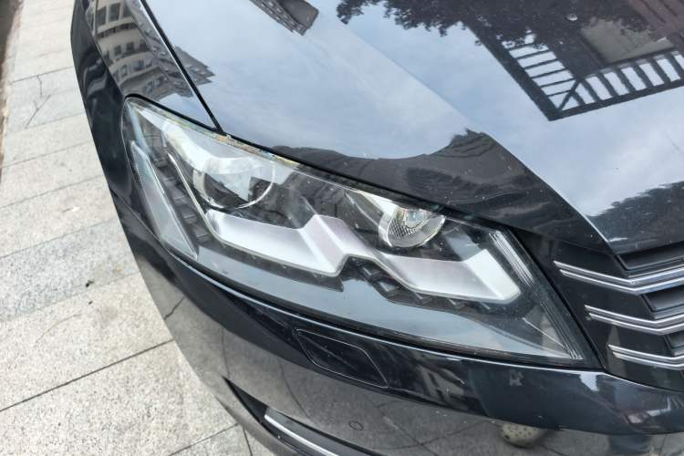 Used Volkswagen Passat 2013 1.8TSI DSG Prestige Edition Right Front Headlight