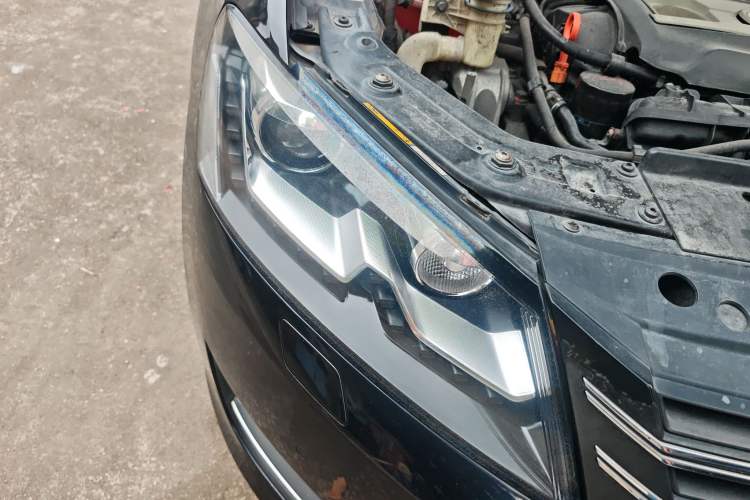 Used Volkswagen Passat 2013 2.0 TSI DSG Prestige Edition Right Front Headlight