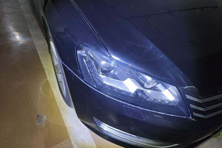 Used Volkswagen Passat 2013 1.8TSI DSG Prestige Edition Right Front Headlight