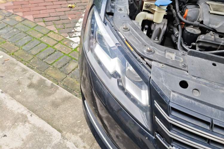 Used Volkswagen Passat 2013 1.8TSI DSG Prestige Edition Right Front Headlight