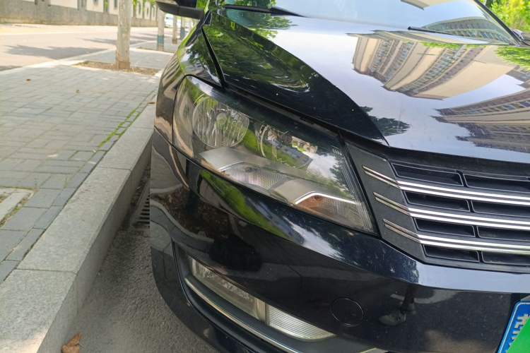 Used Volkswagen Passat 2013 1.8TSI DSG Prestige Edition Right Front Headlight