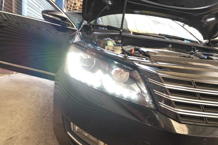 Used Volkswagen Passat 2013 2.0 TSI DSG Ultimate Edition Right Front Headlight