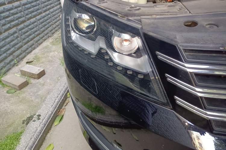 Used Volkswagen Passat 2013 1.8TSI DSG Ultimate Edition Right Front Headlight