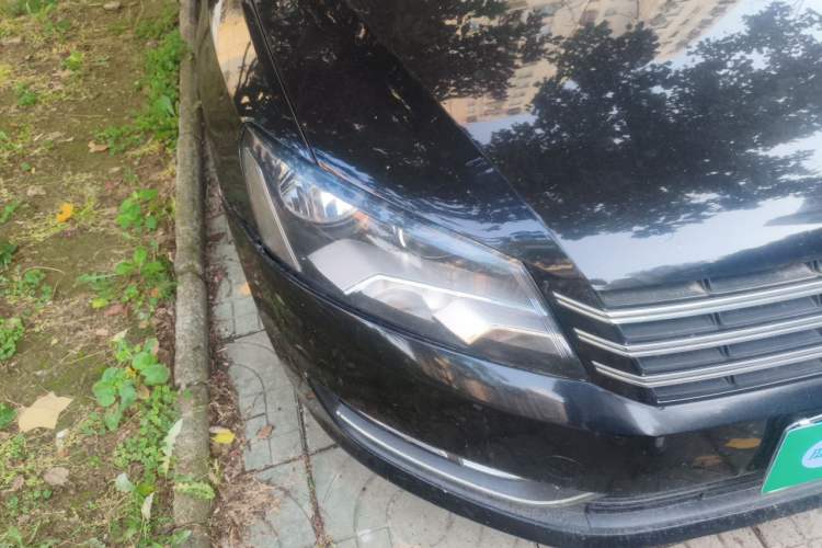 Used Volkswagen Passat 2013 1.8TSI DSG Prestige Edition Right Front Headlight