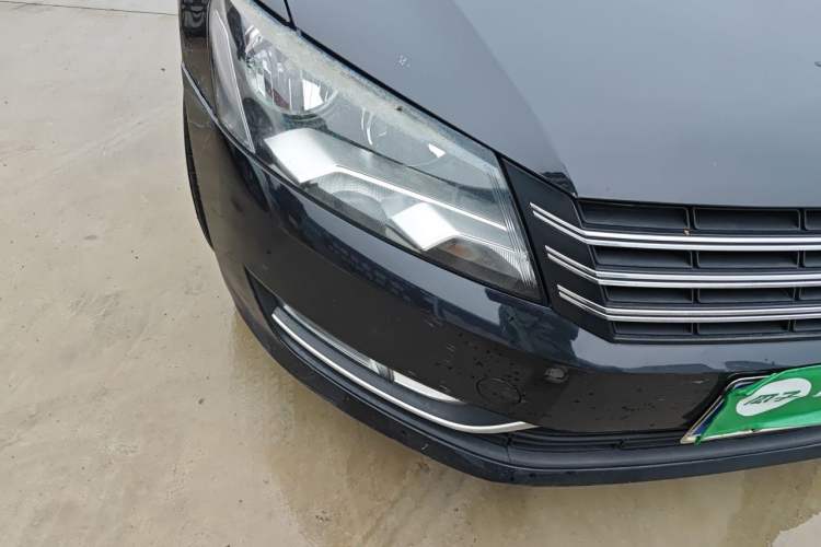 Used Volkswagen Passat 2013 1.8TSI DSG Prestige Edition Right Front Headlight