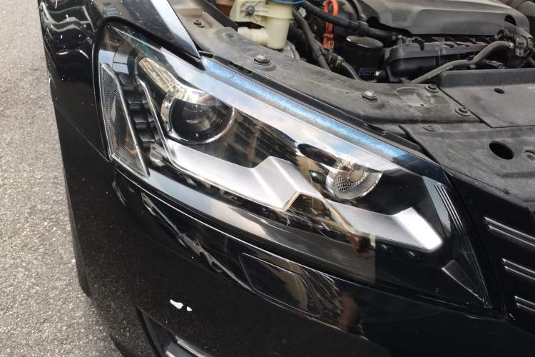 Used Volkswagen Passat 2013 1.8TSI DSG Prestige Edition Right Front Headlight